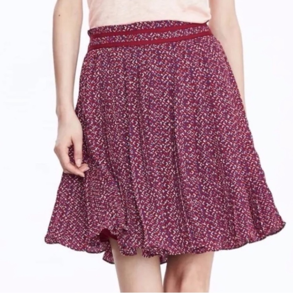 Banana republic diamond print narrow pleated skirt - EUC